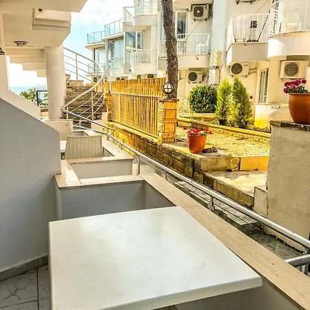 Mercan Hotel *